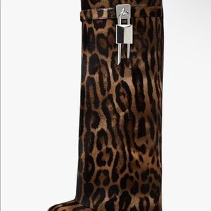 WORN ONCE-Leopard Print Boots